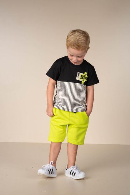 Conjunto Infantil Camiseta e Bermuda em Moletom