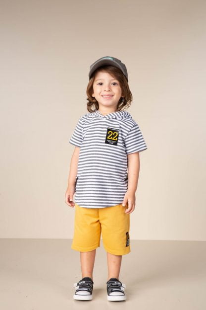 Conjunto Infantil Camiseta com Capuz e Bermuda